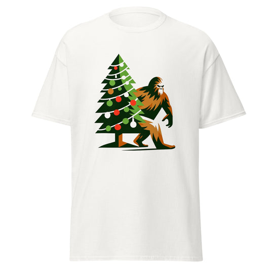 Sasquatch’s seasonal surprise: Bigfoot behind the branches at Christmas time Men's classic tee